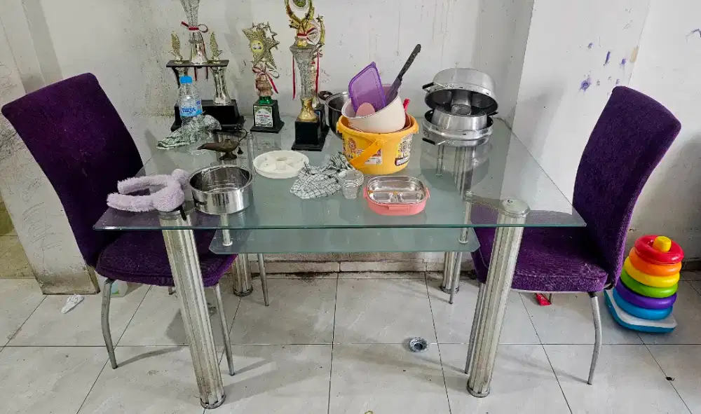Sofa, meja, lemari, second borong