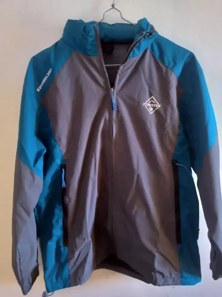 Jaket Gunung Forester
