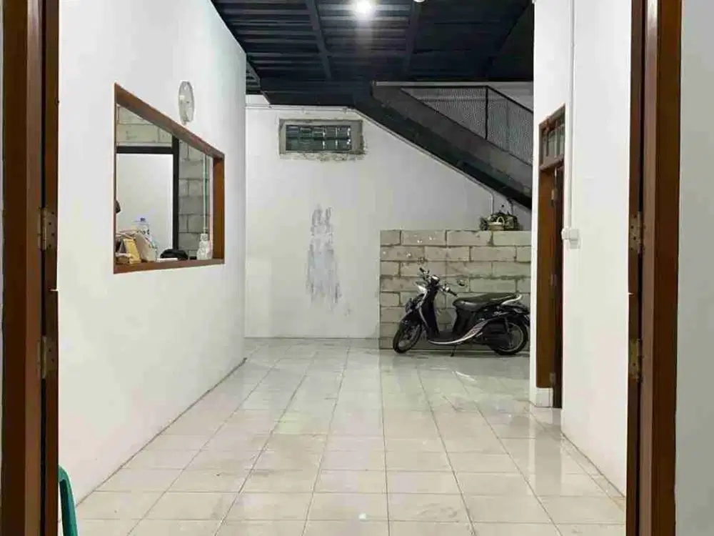 jual rumah + gudang di taman Kopo indah 3