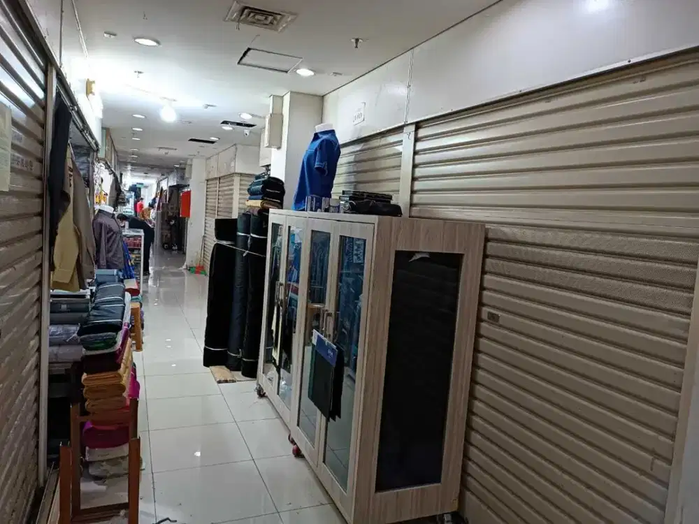 PASAR SENEN DIJUAL MURAH BLOK 3  LT DASAR 3 PINTU GROUND BLOK BKS NO 012,013 DAN 014 3 KIOS PINTU GANDENG