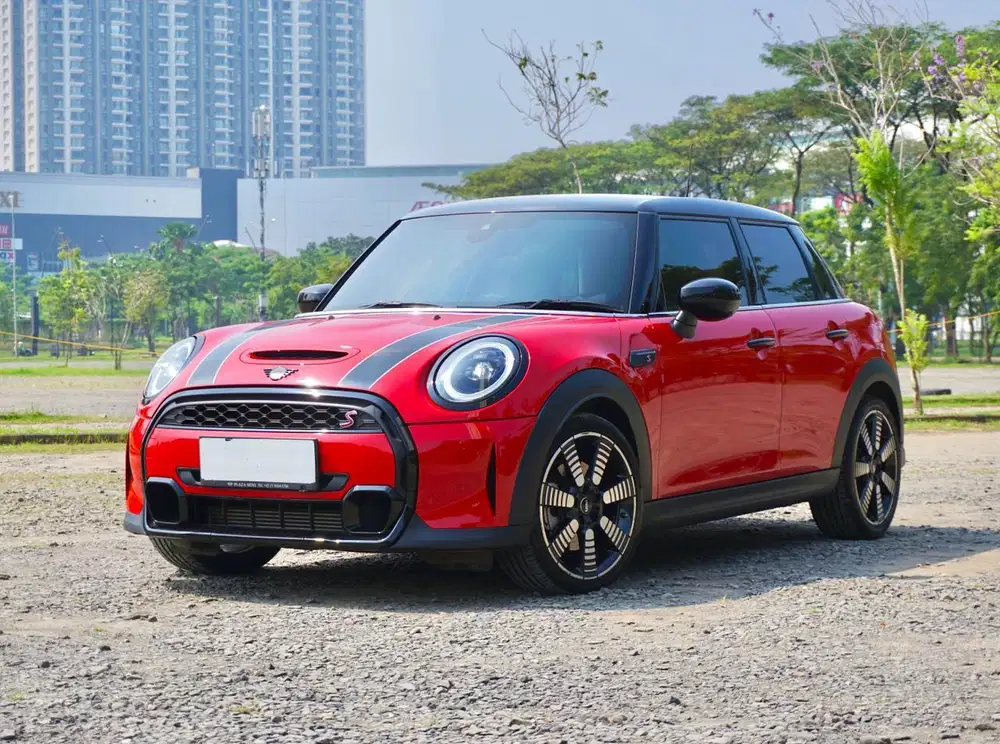 Mini Cooper S F55  Facelift B48 2023 / 2024 Merah Mulus DP Ringan