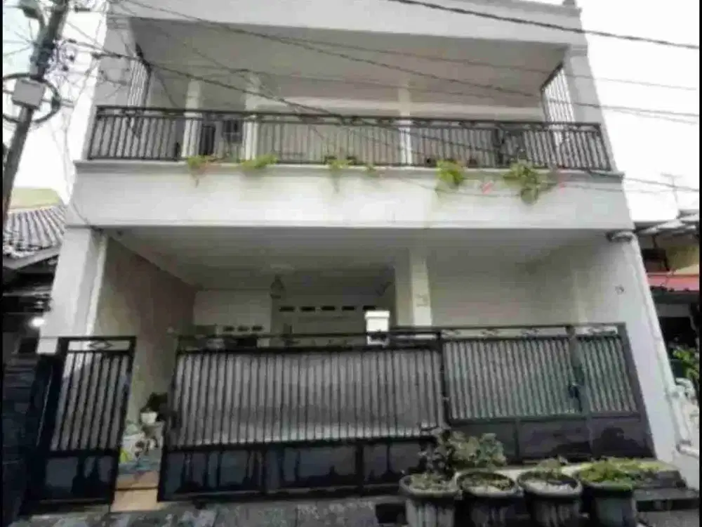Rumah terawat,apik di komplek pondok bambu duren sawit