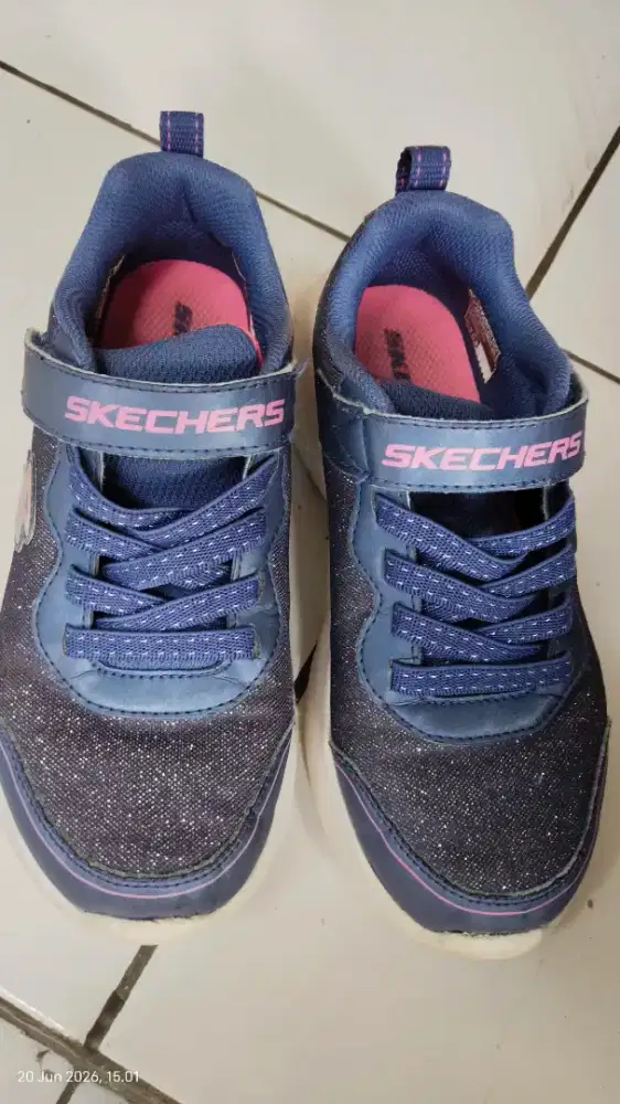 Sepatu anak skechers size 1,5