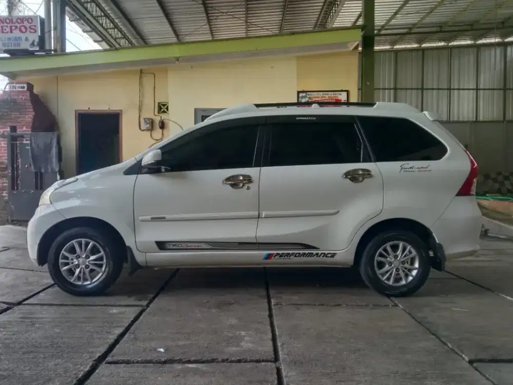 Dahatsu Xenia R Deluxe At 2015