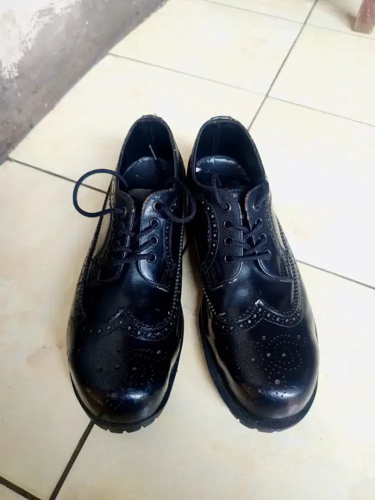 Underground shoes brouge