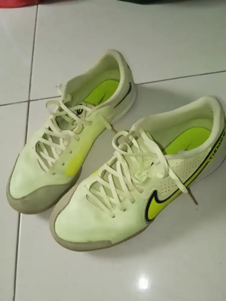 Jual sepatu futsal Nike tiempo