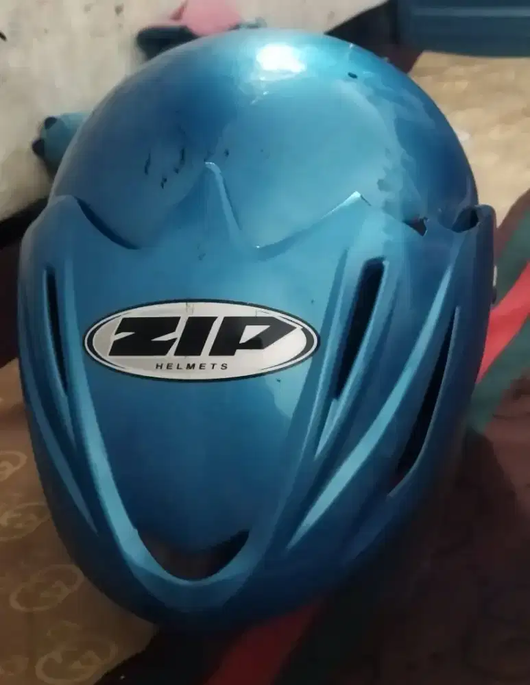 Helm Ukuran L, yang minat