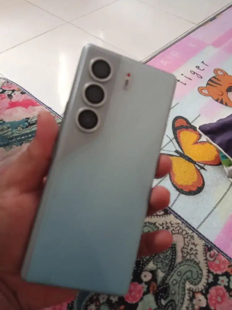 Tecno camon 40 pro 5g 8+8/256