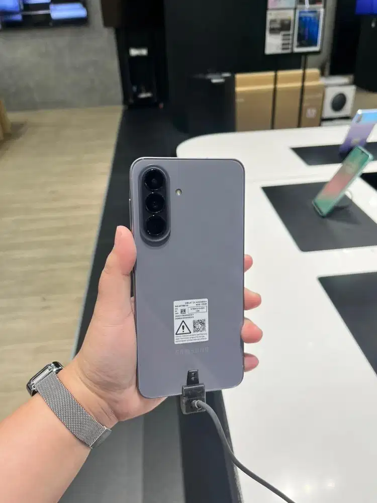 SAMSUNG GALAXY A57