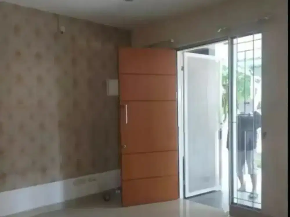 Dijual cepat rugi (BU) Rumah semi furnished  Cluster di  Citra Raya Cikupa tangerang