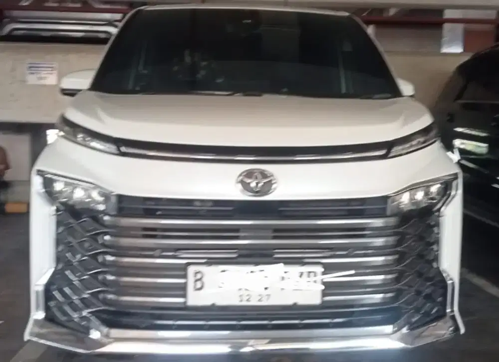 Toyota Voxy 2022 Like New