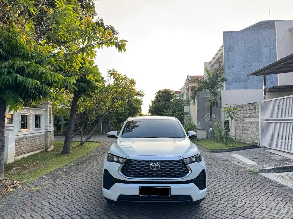 Toyota Innova Zenix 2.0 G Bensin Matic 2023 Putih Plat L