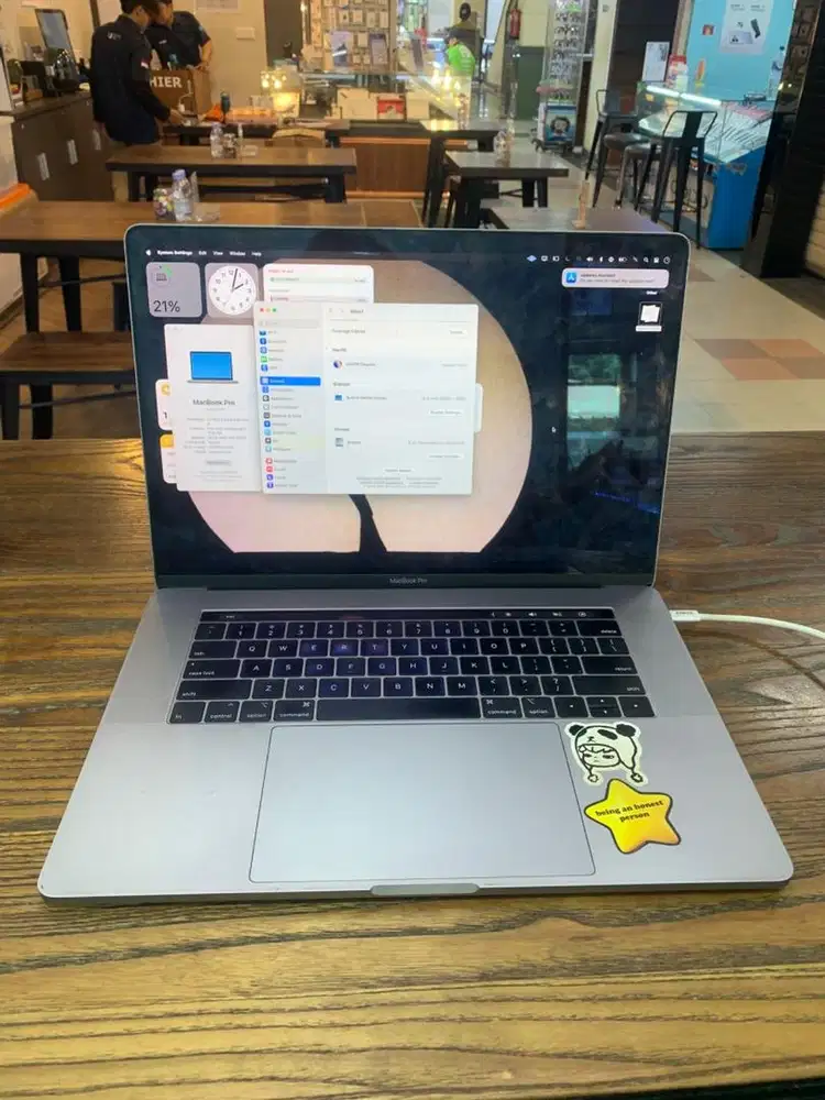 MacBook Pro 15-inch, 2019 Touchbar 16GB/512GB SSD Second Unit Only