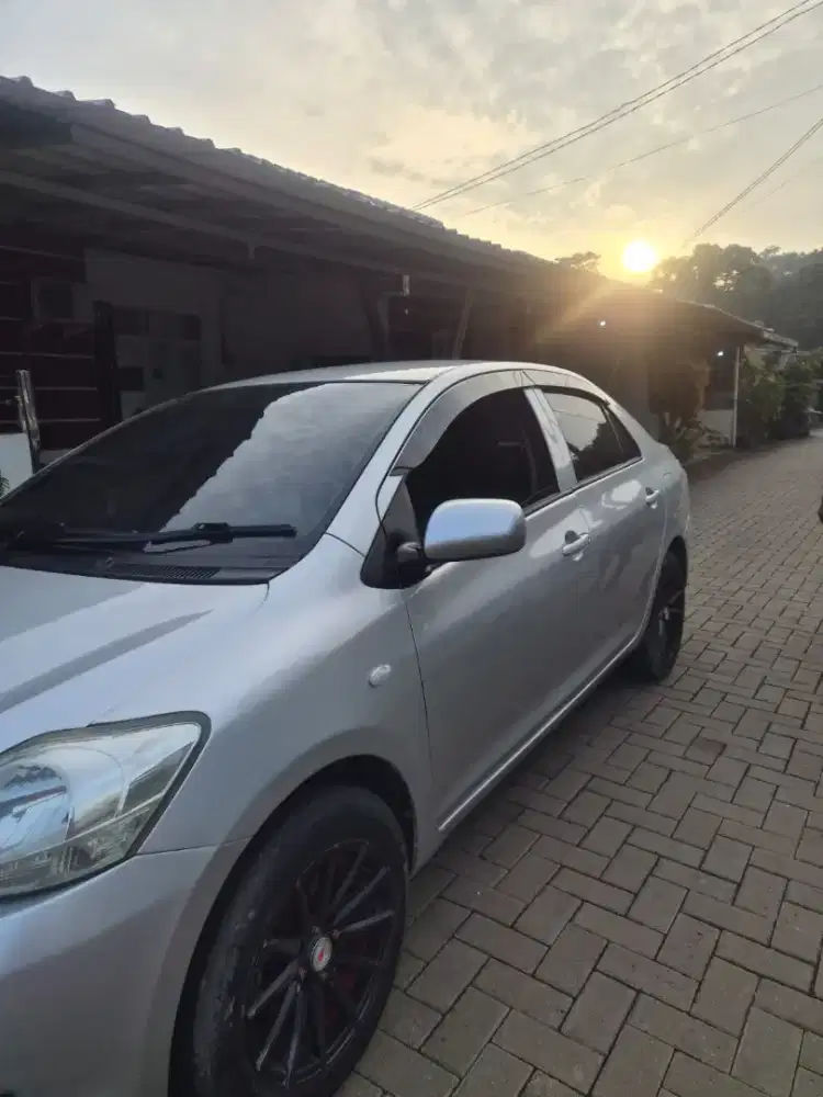 JUAL TOYOTA LIMO VIOS GEN 2 2012