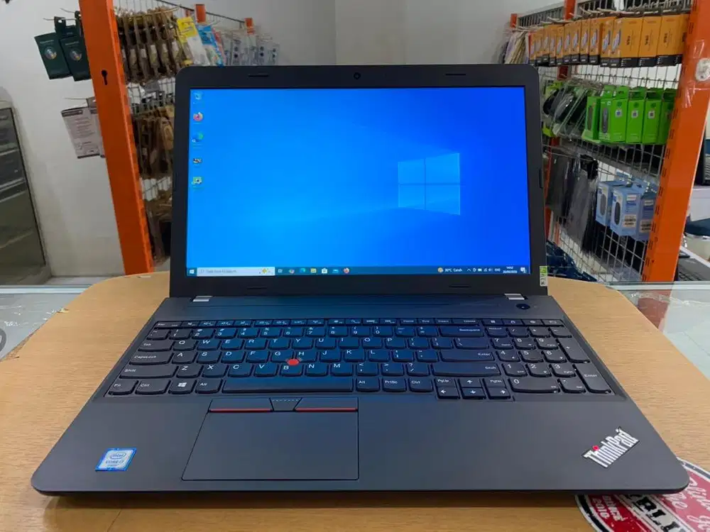 Lenovo ThinkPad E560 Core i7Gen6 Ram 8GB SSD 256GB VGA Ati 2GB 15in