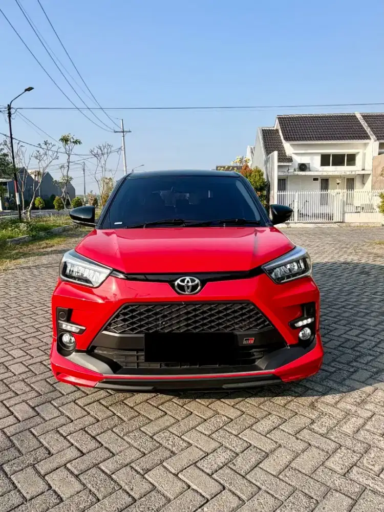 Toyota raize gr 2023 matic km 27ribu