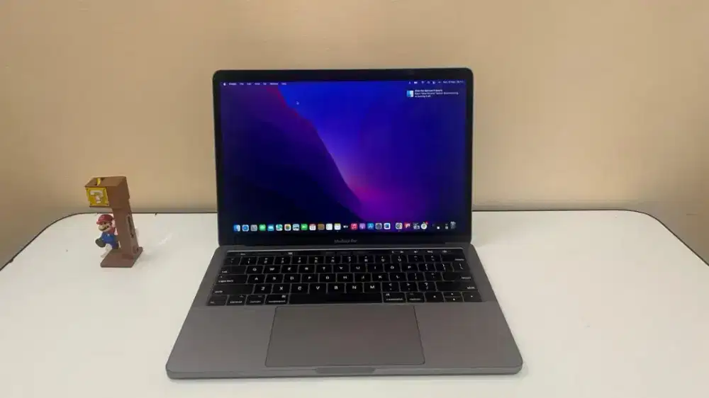 macbook pro retina touchbar 2016 ram 8 ssd 256
