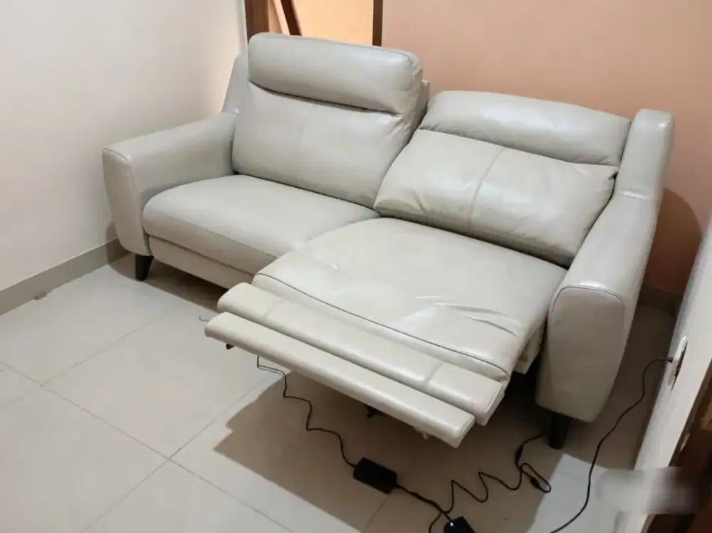 Sofa ferrara kulit asli mulus banget Electrick recliner