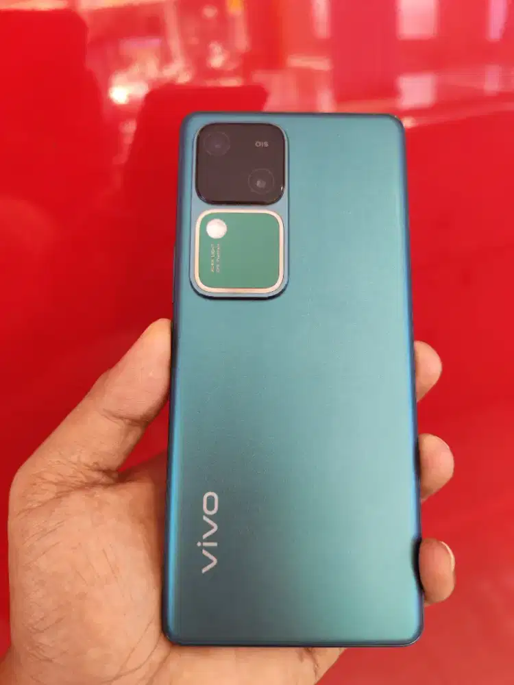 VIVO V30 5G (12/512) HP DOSBUK