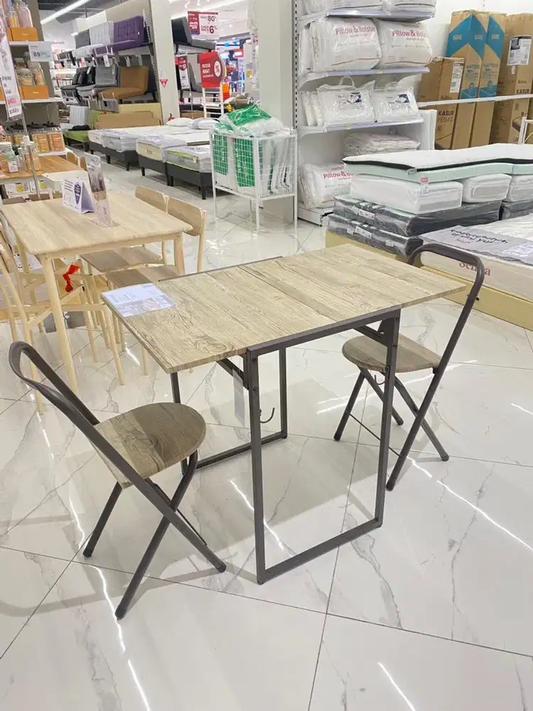 MEJA MAKAN LIPAT LAZIO