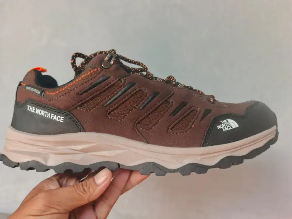 Sepatu haking TNF ANTI AIR SIZE 43
