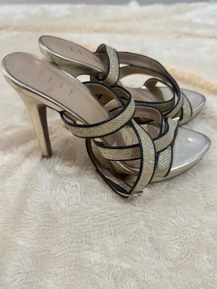 Criss-Cross Ankle Strap Evening Sandals merk Elle