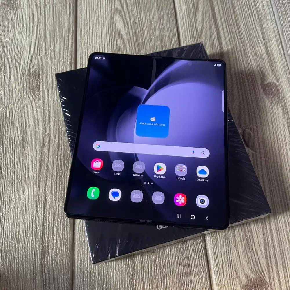 Samsung Z Fold 5 Fullset Ori Layar aman Bisa COD