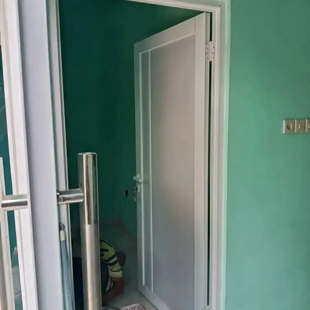 Kusen pintu aluminium