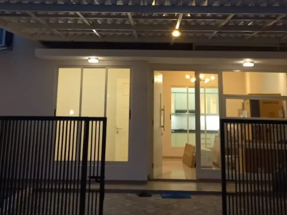 rumah Pakuwon City Griya Asri 2 lantai lokasi terdepan