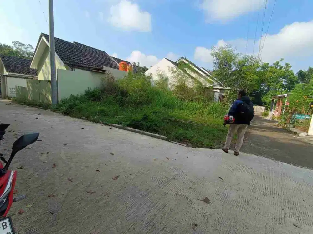 Kavling Tanah Hook dalam Cluster Perumahan Dekat Kampus UMY

Luas Tanah 102 m² 
Lebar Muka ± 9,5 meter 

Hook
Hadap Barat/Utara 

Nilai Plus Tanah ini :
+ kavlingan banyak unit 
+ jauh dari kandang/sutet/sungai/makam 
+ sumber air pdam 
+ akses 2 Km ke UM