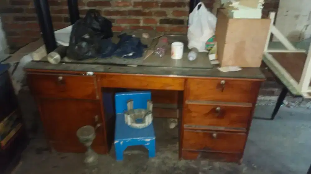 Meja direktur jati masi bagus