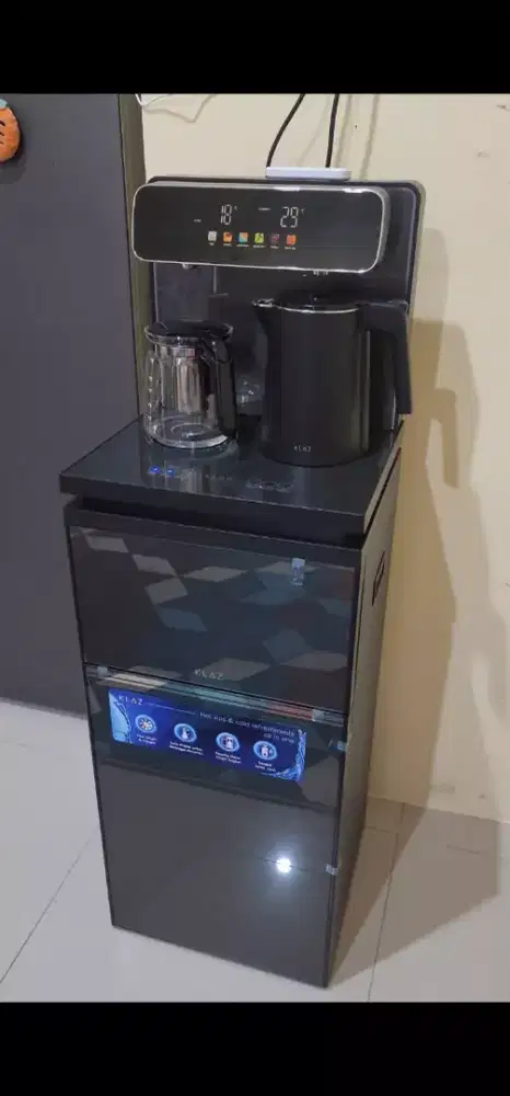 dispenser klaz arosa dengan kettle dan teapod