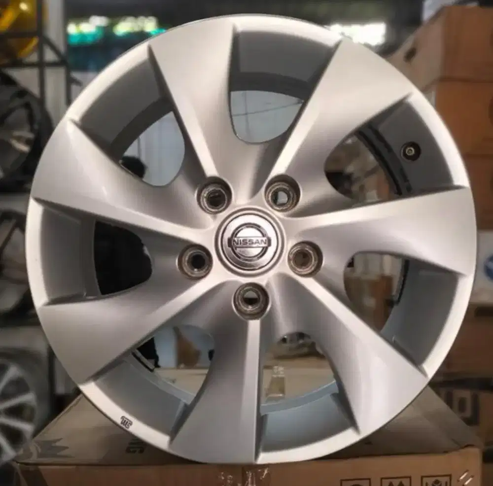 Dijual Velg Nissan Serena 2013