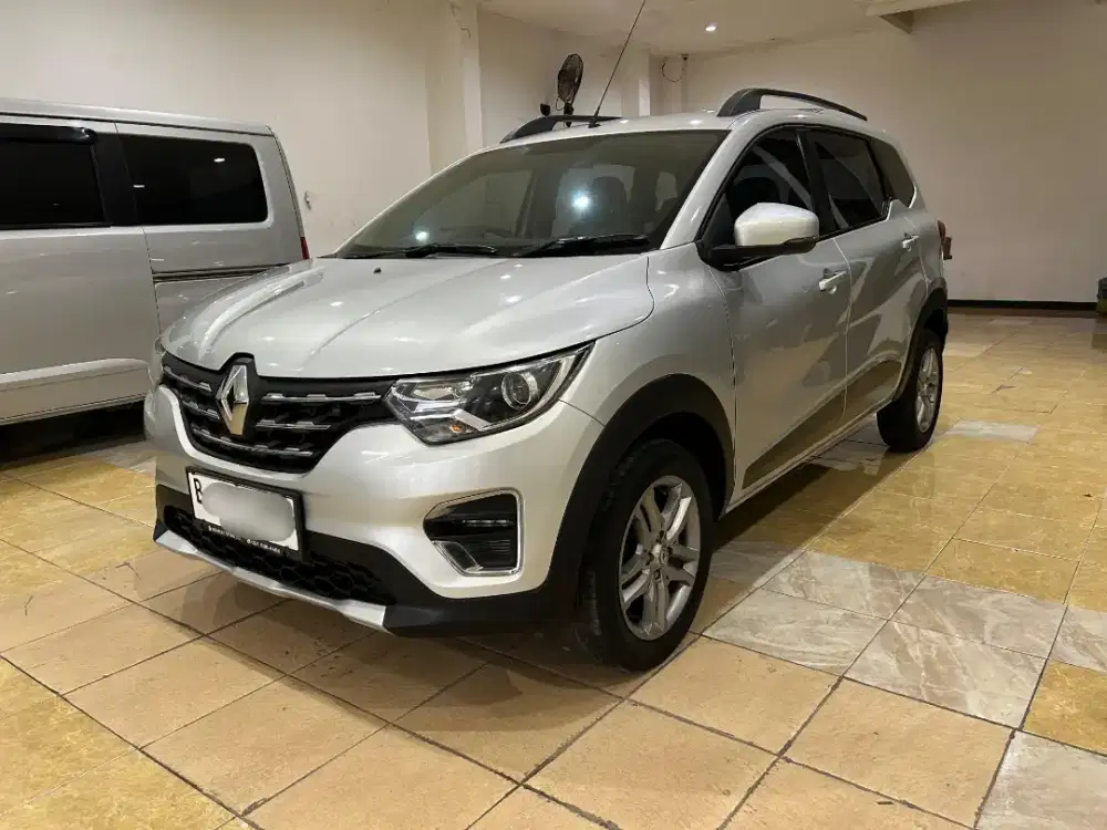 Renault Triber 1.0 RXZ 2021 pmk 2022 Matic AT AMT 3 baris Silver