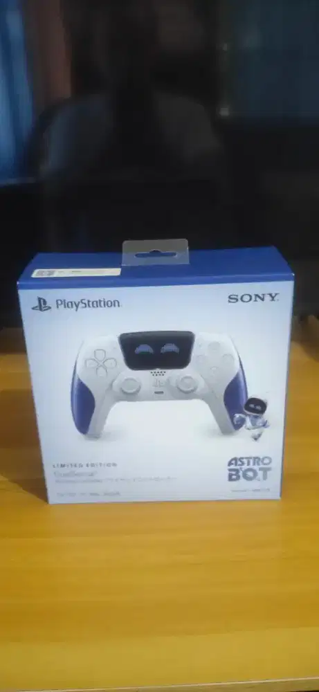 Sony DualSense PS5 Astrobot & Death Stranding 2