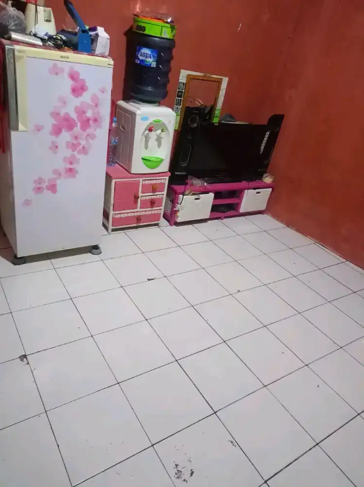 Lemari rotan mini