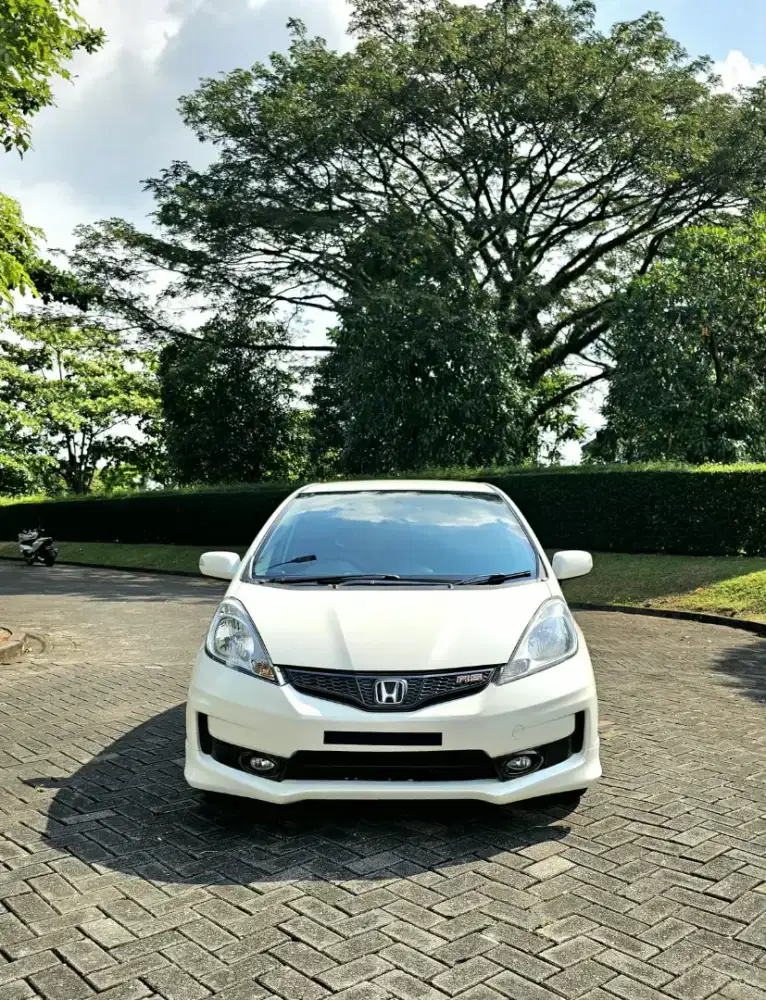 HONDA JAZZ GE8 AT 2012