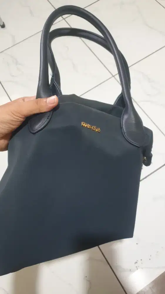 Tas Tangan Merche