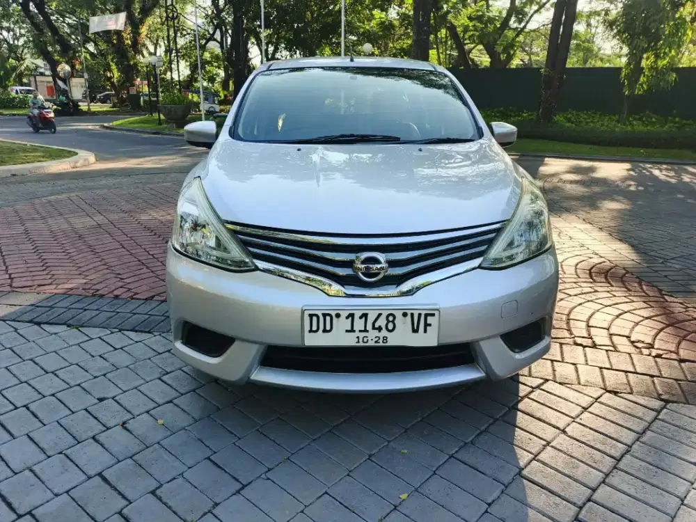 Nissan grand livina xv manual