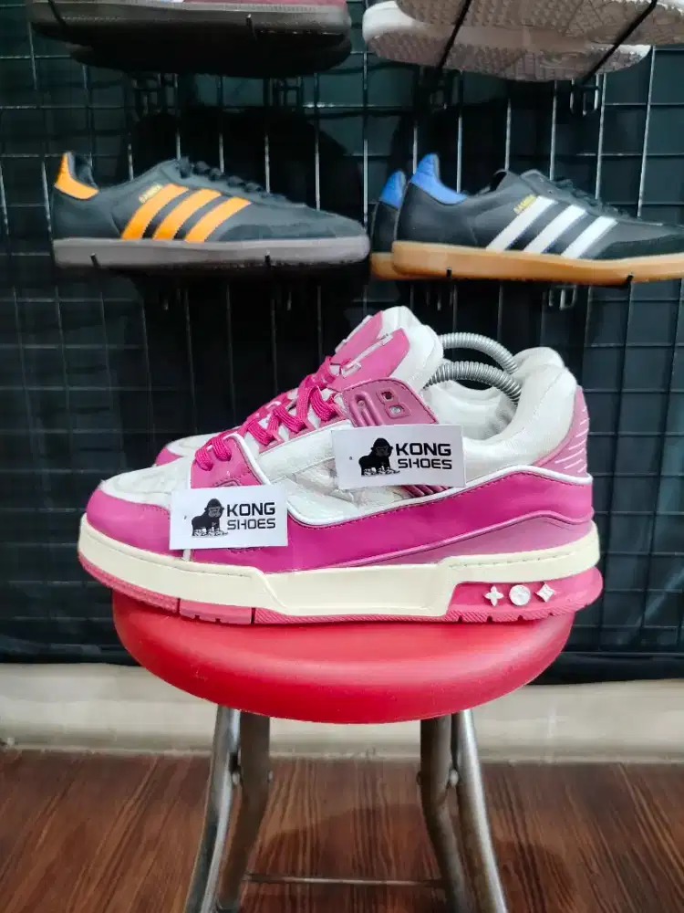 SEPATU LOVIS VUITTN ELPI WHITE HOT PINK