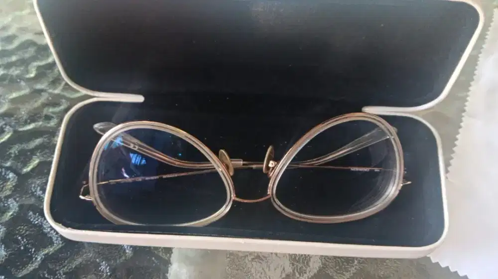Frame kacamata Kelvin clain