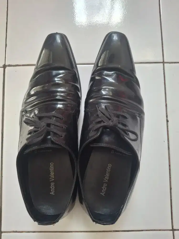Sepatu Kulit Merk Andre Valentino no.42