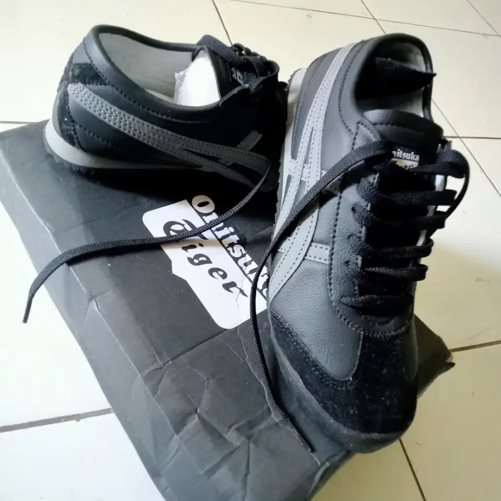 Onitsuka Tiger black