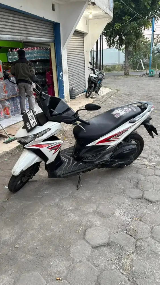 Honda vario led old 125 tahun 2015 masih standar (orian) tgn pertama