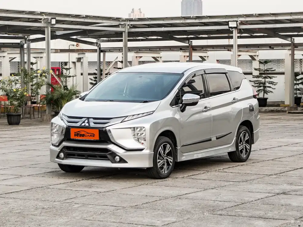 Xpander Ultimate at 2021 Silver,KM antik