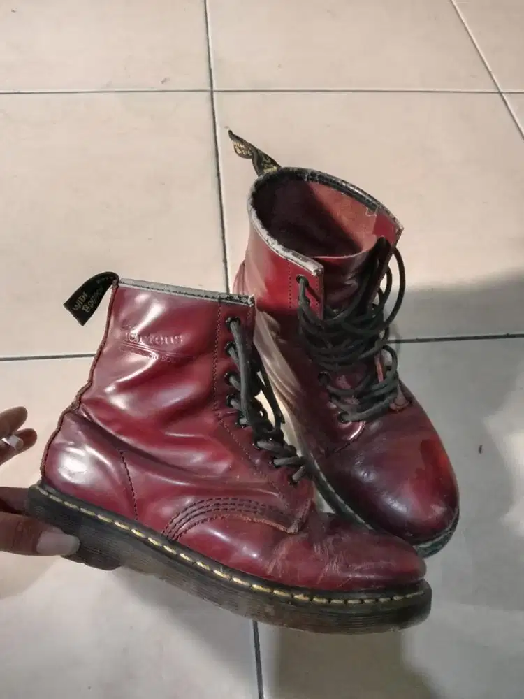 Sepatu Merk Dr. Marten 1460