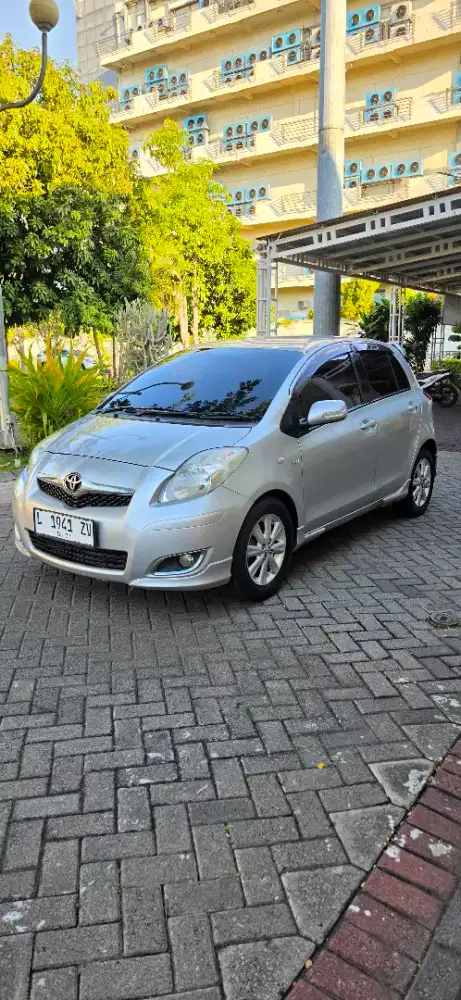 Yaris E manual 2010