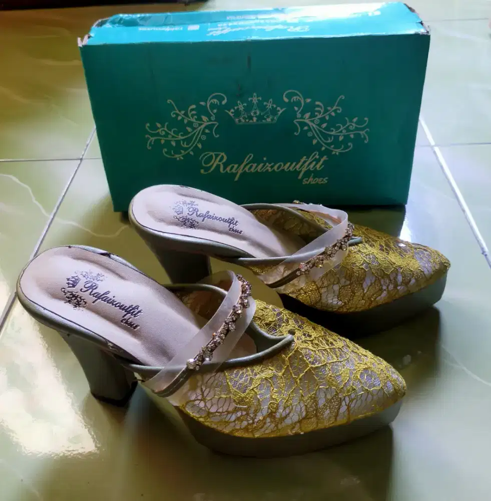 Sepatu heels Olive