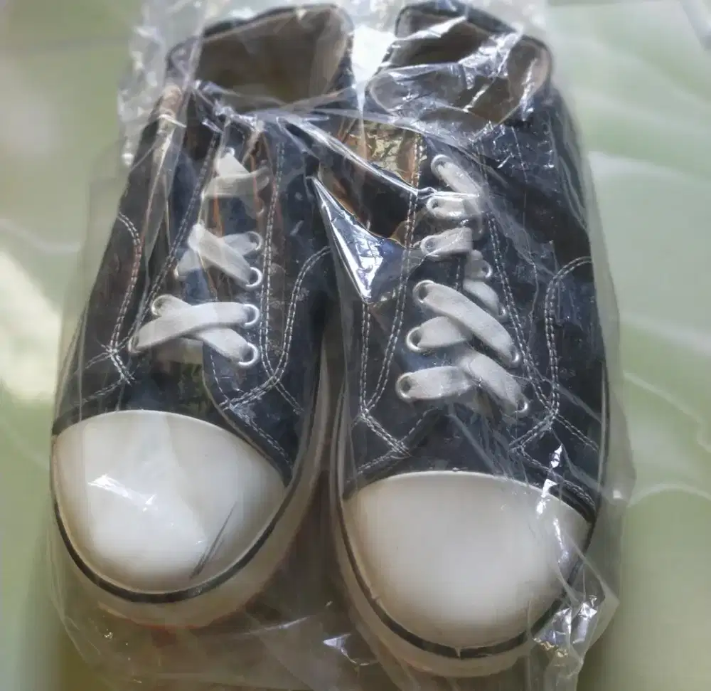 Sepatu sporty hak