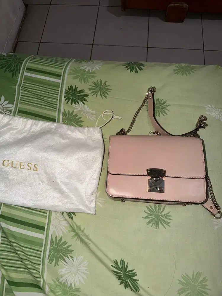 Tas Selempang Guess Beige Medium Original